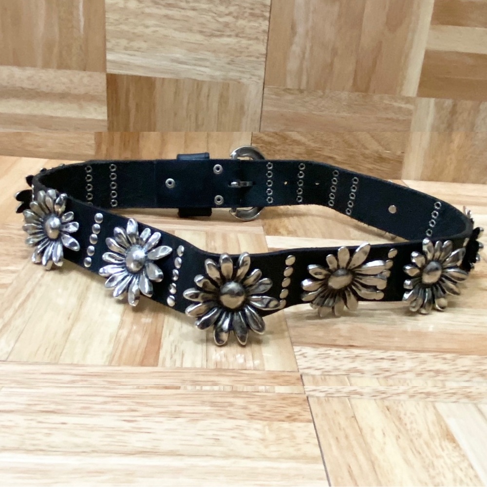 Vintage Black and Silver Floral Belt